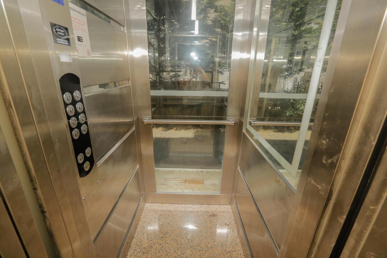 Apartment Golem  Luaran gambar