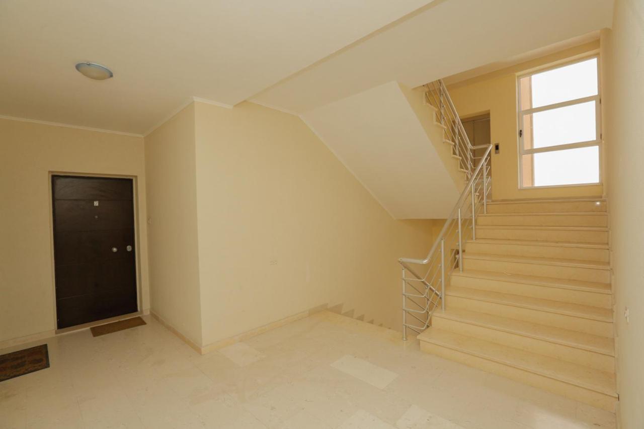 Apartment Golem  Luaran gambar