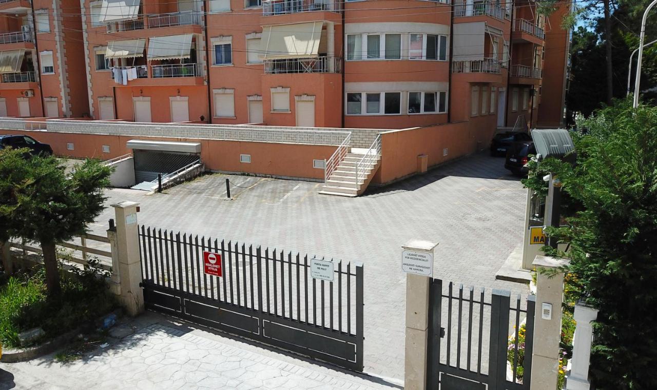 Apartment Golem  Luaran gambar