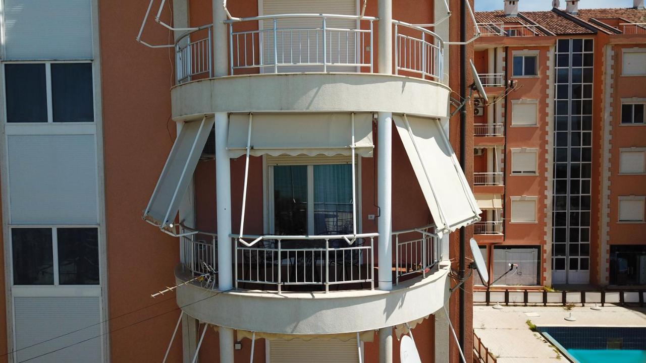 Apartment Golem  Luaran gambar