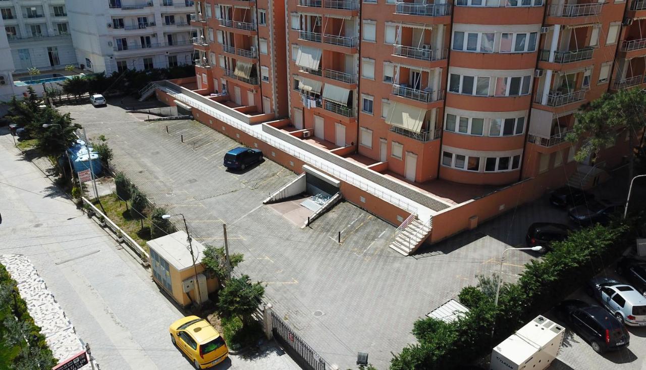 Apartment Golem  Luaran gambar