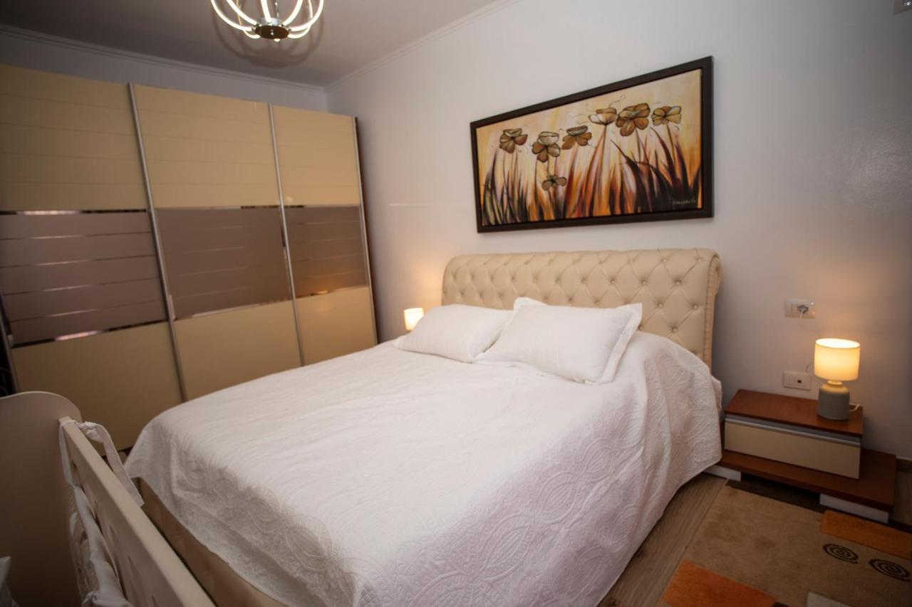 Apartment Golem  Luaran gambar