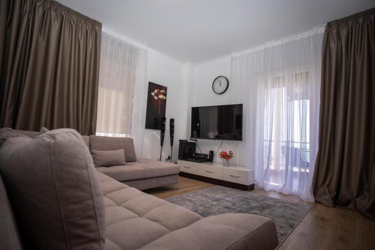 Apartment Golem  Luaran gambar