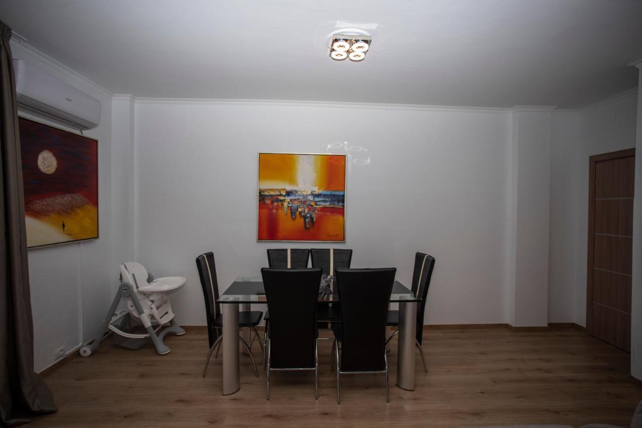 Apartment Golem  Luaran gambar